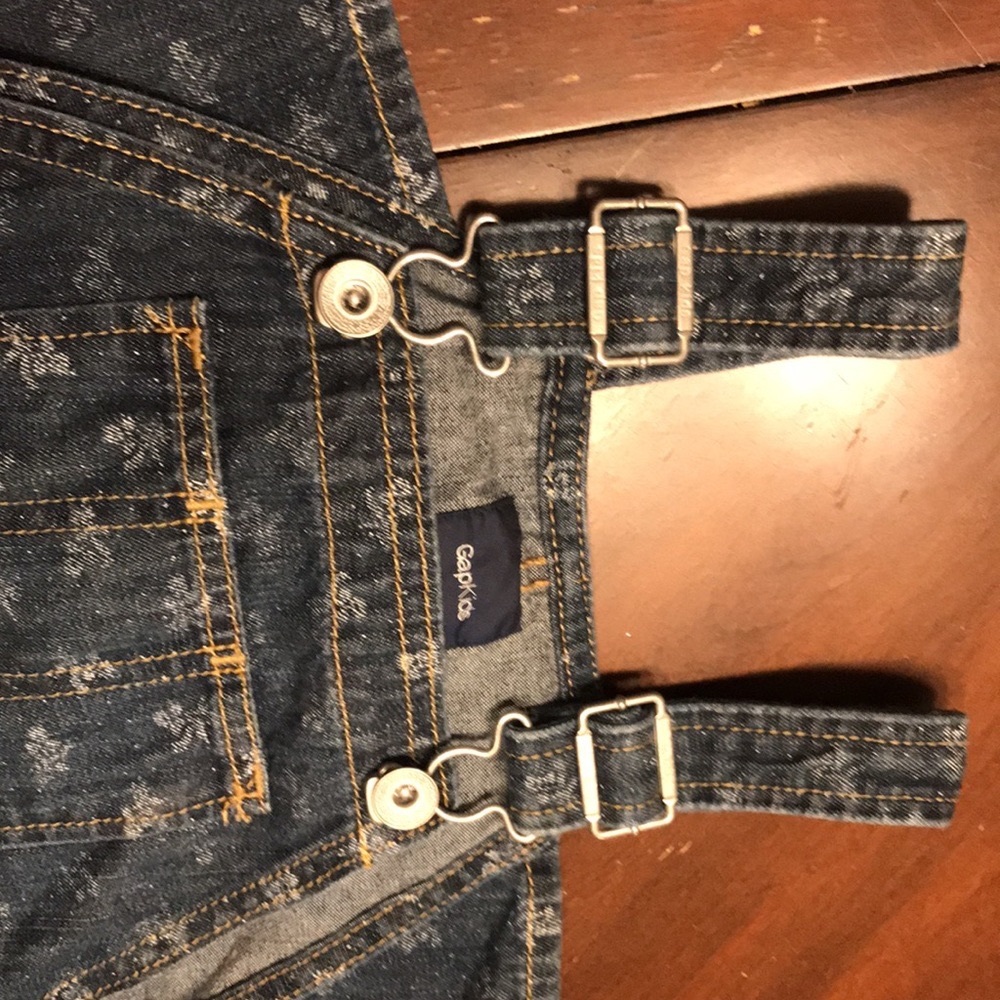GAP Kids Girls Dark Wash Denim Shortall Overalls Sz S Bib Pockets EUC Fall - Picture 4 of 5
